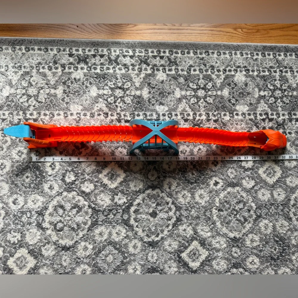 Hot Wheels Creature Attack Playset - Cobra Bridg - Picture 2 of 9